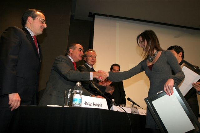 Descripci�n: http://www.mexder.com.mx/MEX/GRA/andrea%20san%20martin.JPG