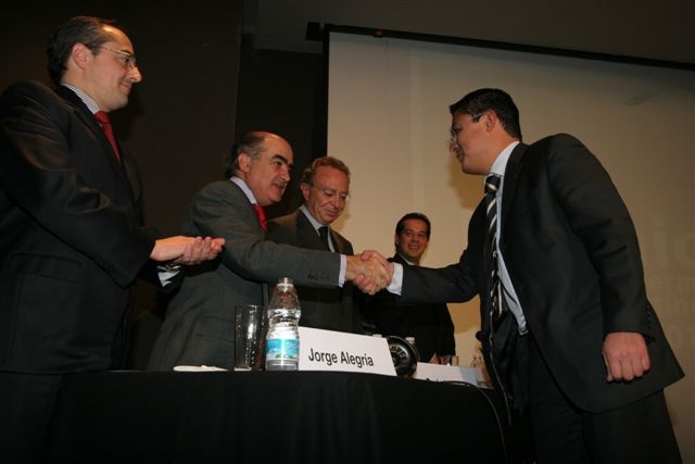 Descripci�n: http://www.mexder.com.mx/MEX/GRA/participante%204.JPG